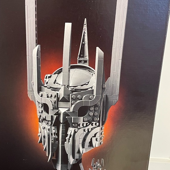 LEGO Sauron Helmet Lords of the Rings in Black and Gray 11373 538Pcs 18+ NIB - Picture 3 of 9